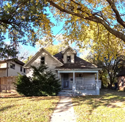 1611 W Atlantic St, Springfield, MO 65803 photo 1