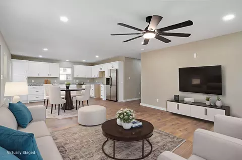 930 Porter Ave, Aurora, MO 65605 photo 4