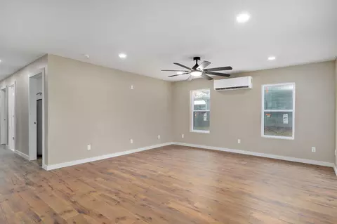 930 Porter Ave, Aurora, MO 65605 photo 5