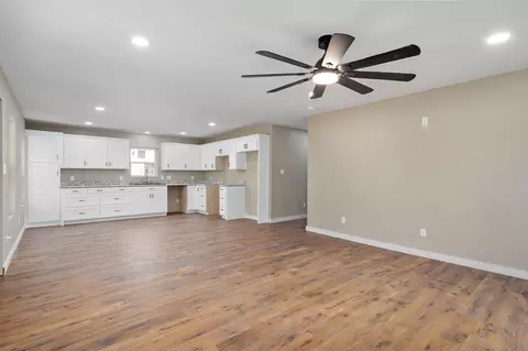 930 Porter Ave, Aurora, MO 65605 photo 15