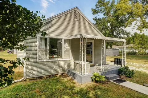 1607 W Belmont St, Springfield, MO 65802 photo 1