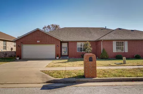 4236 S Shady Lake Ave, Springfield, MO 65810 photo 2