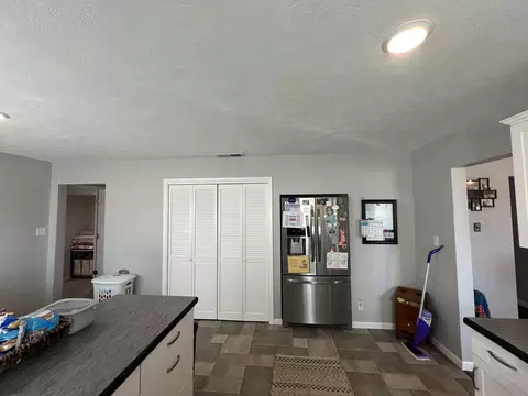 Kitchen - 850 Oo Hwy, Thayer, MO 65791 photo 4 of 5