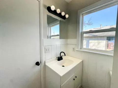 2722 W Harrison St, Springfield, MO 65802 photo 1