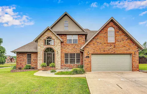 1910 W Meadow Lark Ln, Aurora, MO 65605