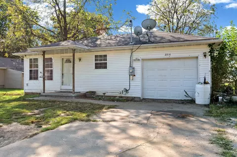 2914 W Chestnut St, Springfield, MO 65803 photo 2