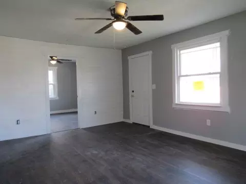 Living - 2114 E Cairo St, Springfield, MO 65802 photo 2 of 2