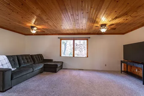 Living - 537 Watson Rd, Branson, MO 65616 photo 2 of 4