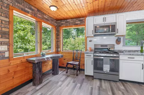 Kitchen - 537 Watson Rd, Branson, MO 65616 photo 3 of 3
