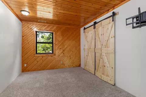 Bedroom - 537 Watson Rd, Branson, MO 65616 photo 3 of 3