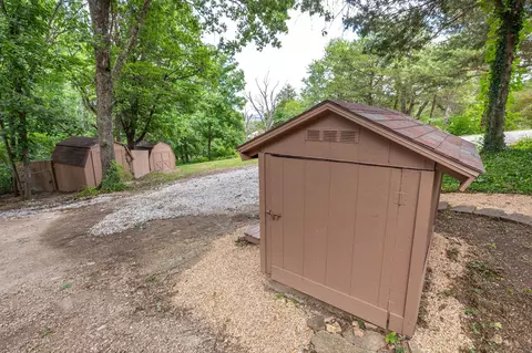 Exterior - 537 Watson Rd, Branson, MO 65616 photo 13 of 20