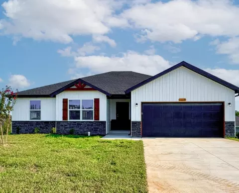 1159 E Habersham St, Republic, MO 65738