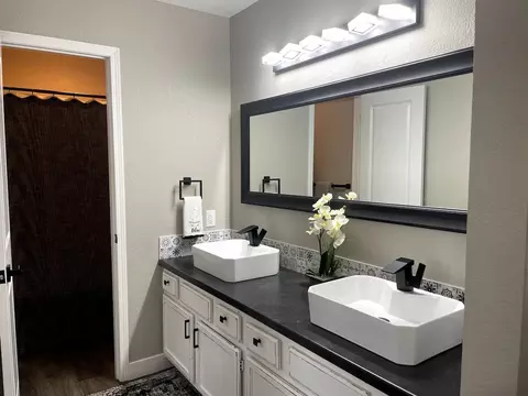Bath - 29 Fall Creek Dr #4, Branson, MO 65616 photo 3 of 3