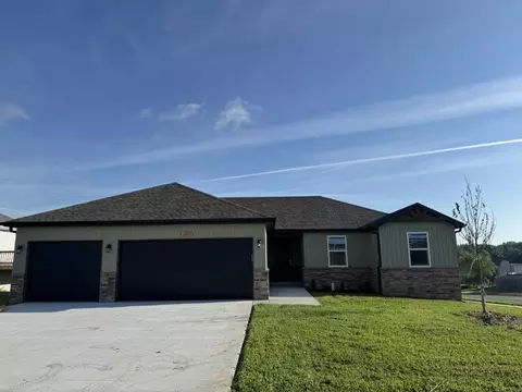 1211 E Habersham St, Republic, MO 65738
