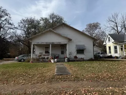 2023 N Robberson Ave, Springfield, MO 65803