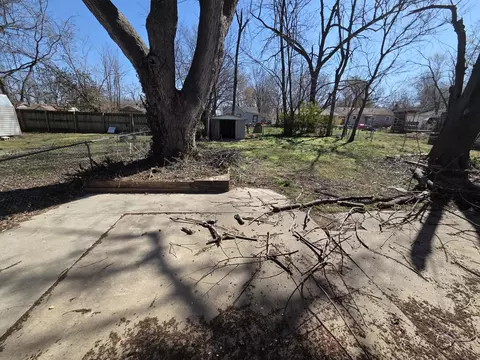 2074 N Columbia Ave, Springfield, MO 65803 photo 16
