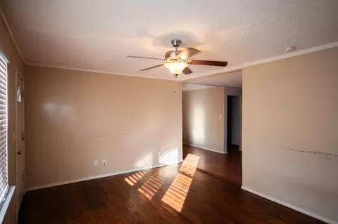 2074 N Columbia Ave, Springfield, MO 65803 photo 5