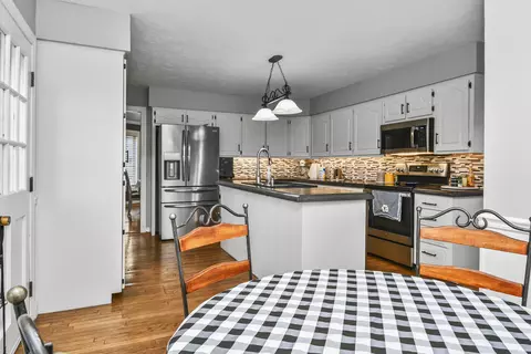 Kitchen - 3803 E Linwood St, Springfield, MO 65809 photo 9 of 10