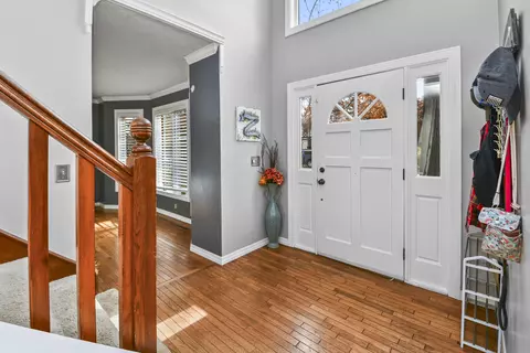 Entry Way - 3803 E Linwood St, Springfield, MO 65809 photo 2 of 5