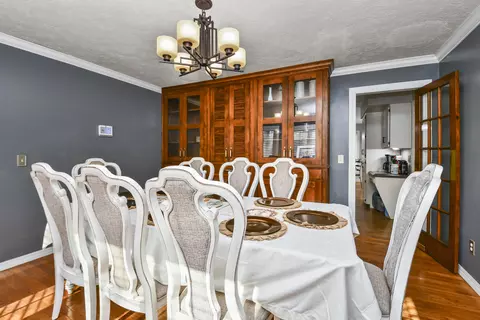 Dining - 3803 E Linwood St, Springfield, MO 65809 photo 2 of 5