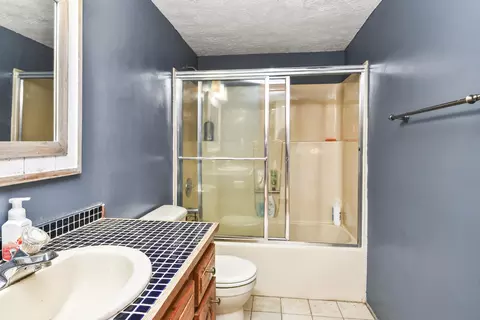 Bath - 3803 E Linwood St, Springfield, MO 65809 photo 10 of 11