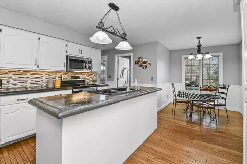 Kitchen - 3803 E Linwood St, Springfield, MO 65809 photo 1 of 10