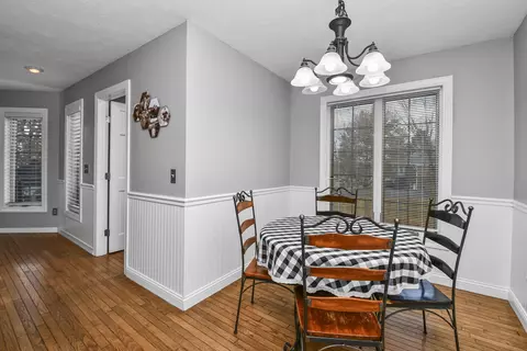Dining - 3803 E Linwood St, Springfield, MO 65809 photo 3 of 5