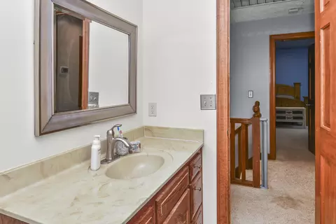 Bath - 3803 E Linwood St, Springfield, MO 65809 photo 9 of 11