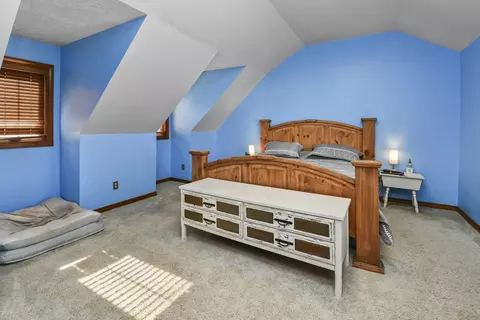 Bedroom - 3803 E Linwood St, Springfield, MO 65809 photo 5 of 8