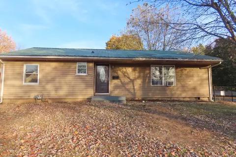 922 S Landrum St, Mount Vernon, MO 65712