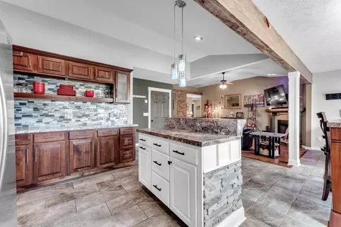 1108 E Lily Dr, Ozark, MO 65721 photo 5