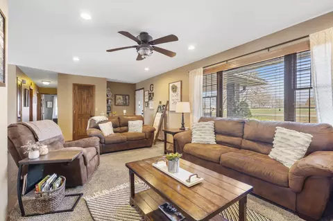 Living - 598 Scenic View Rd, Ozark, MO 65721 photo 2 of 2