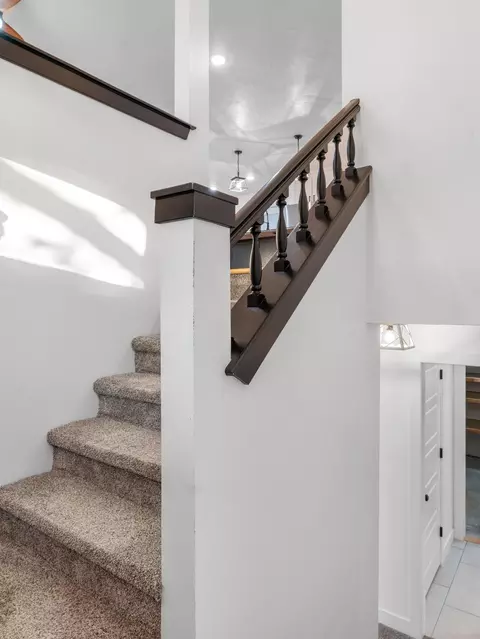Entry Way - 705 S Clay St, Nevada, MO 64772 photo 3 of 4