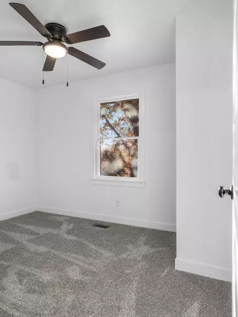 Bedroom - 705 S Clay St, Nevada, MO 64772 photo 4 of 7