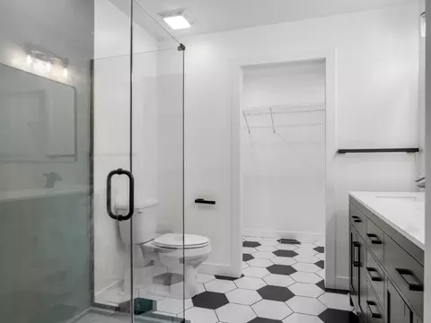 Bath - 705 S Clay St, Nevada, MO 64772 photo 3 of 7