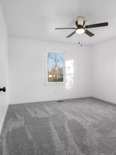 Bedroom - 705 S Clay St, Nevada, MO 64772 photo 5 of 7