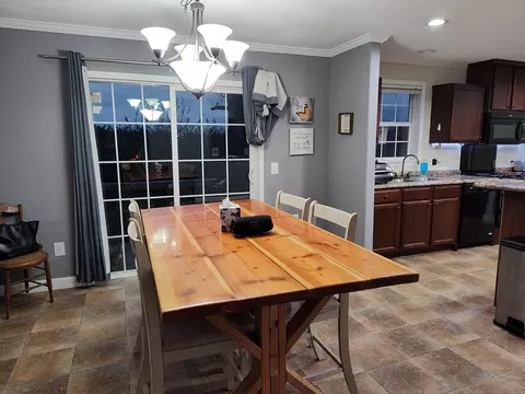 Dining - 1672 E 355th Rd, Bolivar, MO 65613 photo 4 of 4