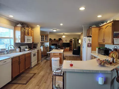 Kitchen - 1672 E 355th Rd, Bolivar, MO 65613 photo 2 of 12
