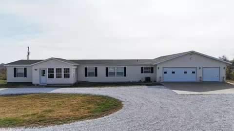 1672 E 355th Rd, Bolivar, MO 65613