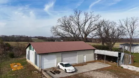 Exterior - 1672 E 355th Rd, Bolivar, MO 65613 photo 5 of 9