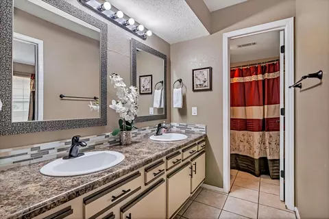Bath - 40 Scenic Ct #1, Branson, MO 65616 photo 3 of 4