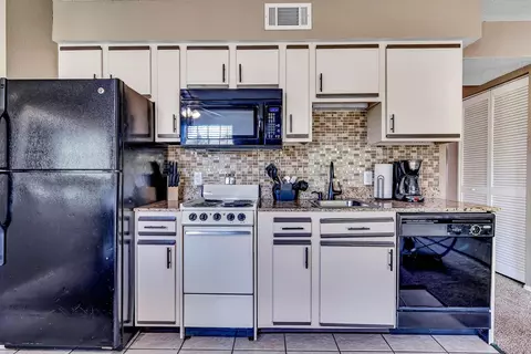 Kitchen - 40 Scenic Ct #1, Branson, MO 65616 photo 2 of 4