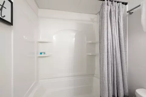 Bath - 403 Veterans Blvd #C-3, Branson, MO 65616 photo 2 of 3