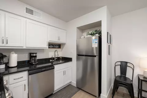 Kitchen - 403 Veterans Blvd #C-3, Branson, MO 65616 photo 2 of 4