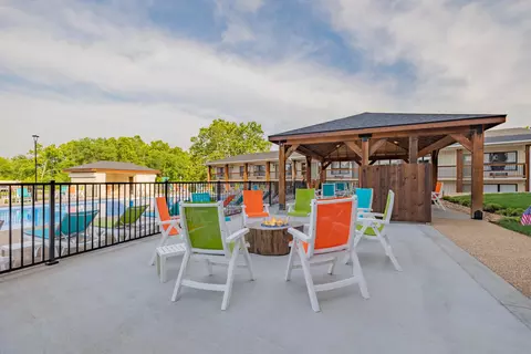 Exterior - 403 Veterans Blvd #C-3, Branson, MO 65616 photo 4 of 5