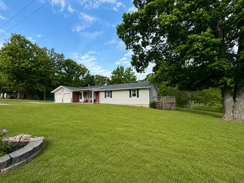 60 Community Dr, Marshfield, MO 65706