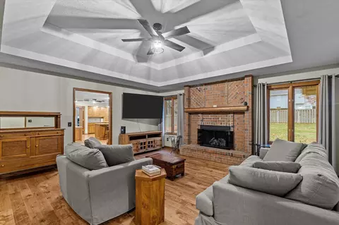 3934 E Linwood Ter, Springfield, MO 65809 photo 2