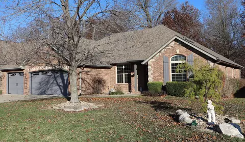 5644 S Winsor Dr, Battlefield, MO 65619