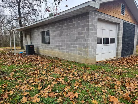 Exterior - 21371 Howell Rd, Mountain View, MO 65548 photo 7 of 10