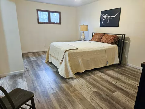 Bedroom - 21371 Howell Rd, Mountain View, MO 65548 photo 3 of 4
